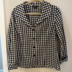 Black and white women’s size 12 button down shirt. Brand is J’Envie.